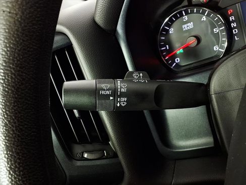 Used 2018 Chevrolet Silverado 1500 Custom w/ Custom Value Package image 17