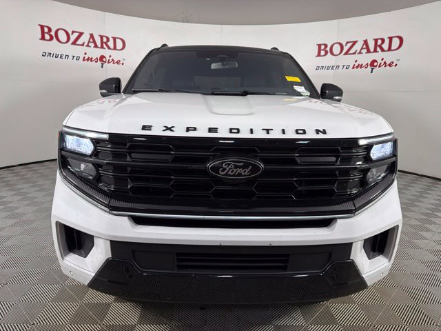 Used 2025 Ford Expedition Platinum w/ Stealth Performance Package AWD/4WD image 2