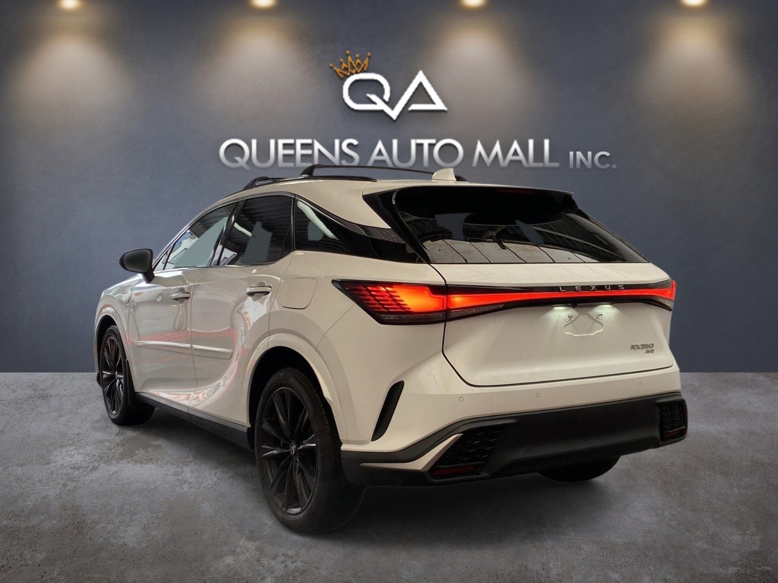Used 2023 Lexus RX 350 F Sport w/ Accessory Package AWD/4WD image 4
