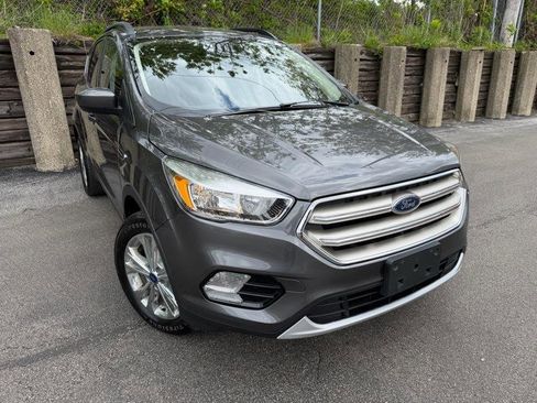 Used 2018 Ford Escape SE w/ Ford Safe & Smart Package AWD/4WD image 6