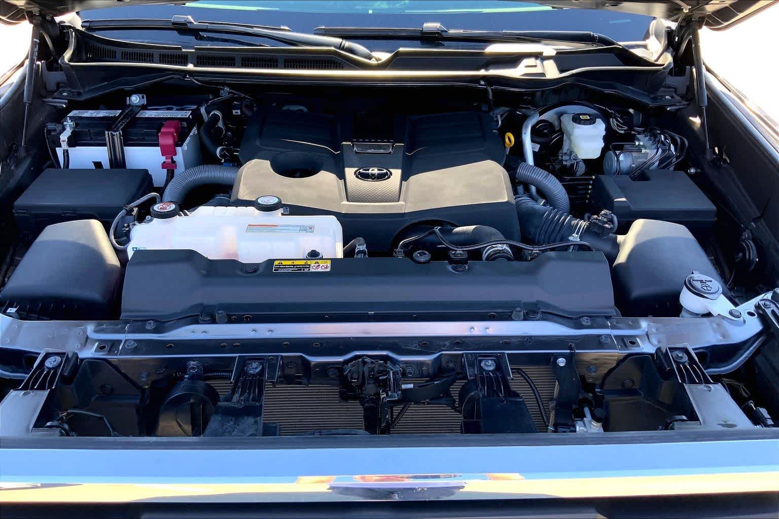 Used 2025 Toyota Tundra SR5 w/ TRD Off-Road Package AWD/4WD image 29