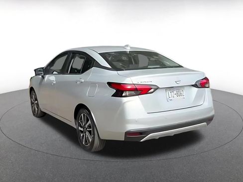 Used 2025 Nissan Versa SV FWD image 11