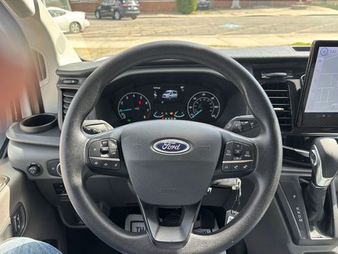 Used 2025 Ford Transit 350 XLT RWD image 24