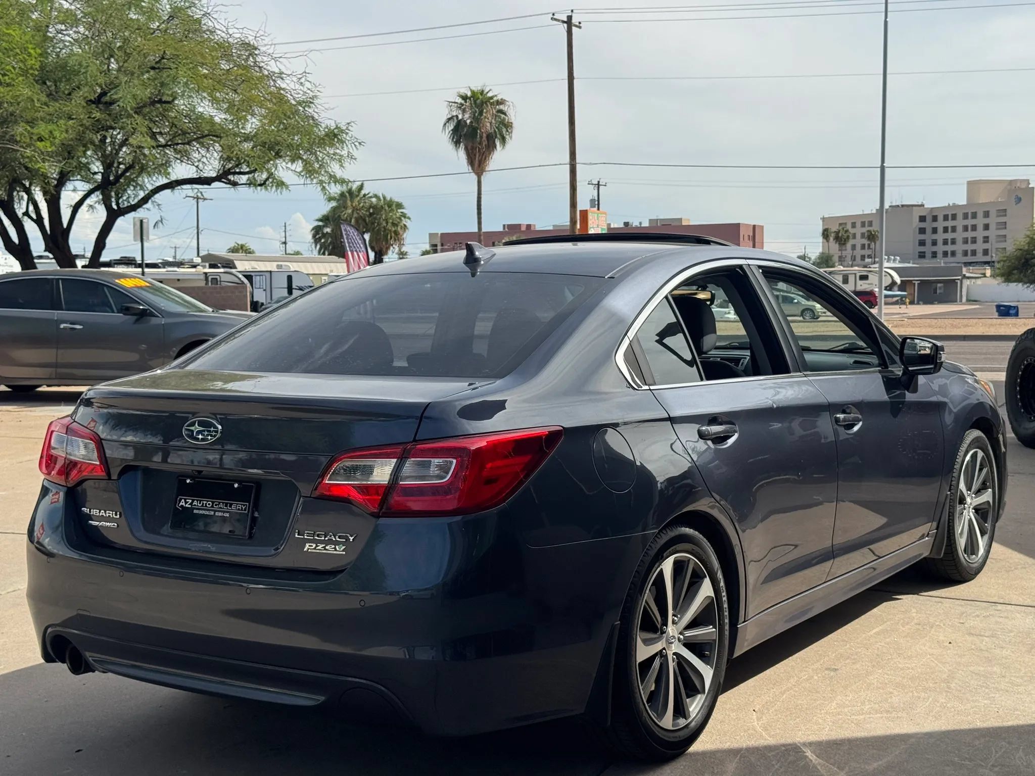 Used 2017 Subaru Legacy 2.5i Limited AWD/4WD image 5