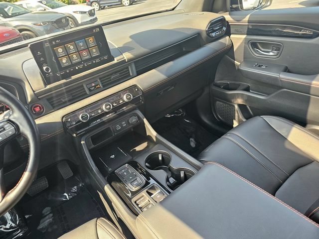 Used 2024 Honda Pilot TrailSport image 37