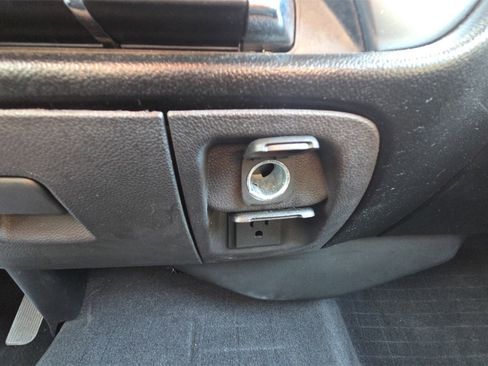 Used 2018 Chevrolet Silverado 1500 LT w/ Texas Edition image 32