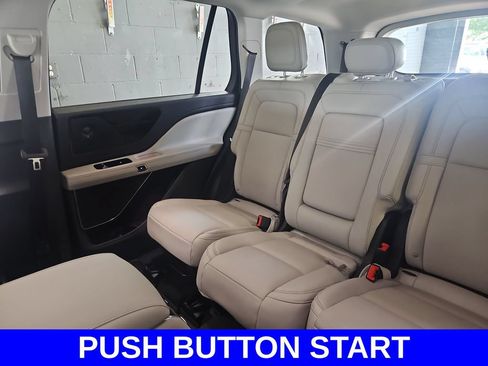 Used 2025 Lincoln Aviator Reserve w/ Illumination Package AWD/4WD image 12