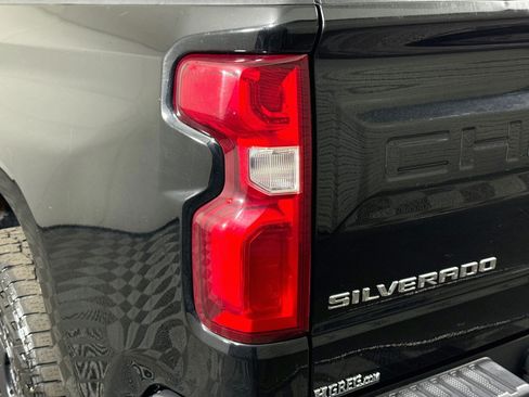 Used 2020 Chevrolet Silverado 1500 Custom w/ Custom Value Package AWD/4WD image 34