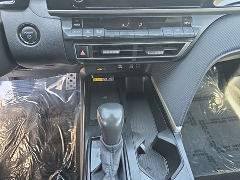 Used 2025 Toyota Camry SE FWD image 23