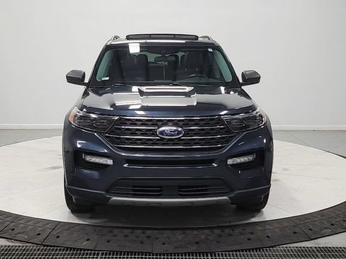 Used 2022 Ford Explorer XLT w/ Equipment Group 202A AWD/4WD image 2