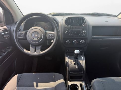 Used 2011 Jeep Compass Latitude AWD/4WD image 11
