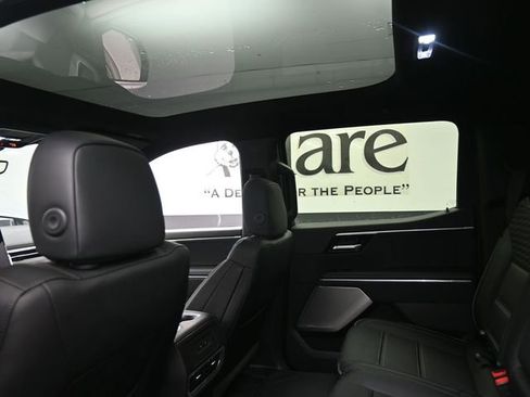 Used 2024 GMC Sierra EV Denali image 23