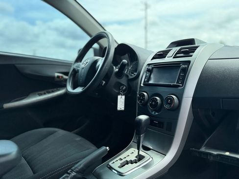 Used 2013 Toyota Corolla S FWD image 41