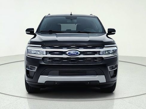 Used 2024 Ford Expedition Limited AWD/4WD image 2