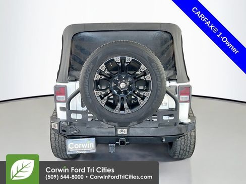 Used 2016 Jeep Wrangler Unlimited Sport w/ Max Tow Package AWD/4WD image 13