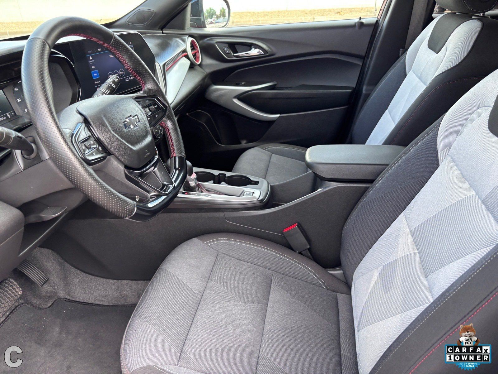 Used 2025 Chevrolet Trax RS w/ Driver Confidence Package FWD image 16