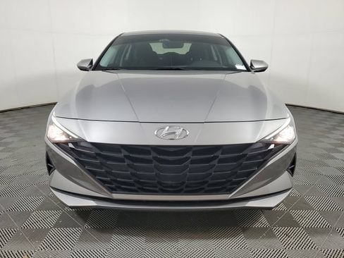 Used 2023 Hyundai Elantra SEL FWD image 2