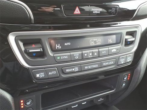 Used 2025 Honda Passport Black Edition image 22