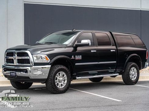 Used 2018 RAM 2500 Laramie AWD/4WD image 2