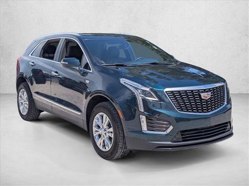 Used 2025 Cadillac XT5 Luxury FWD image 3