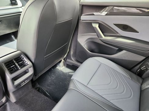 New 2026 Volkswagen Tiguan SE R-Line AWD/4WD image 16