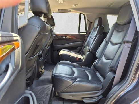 Used 2017 Cadillac Escalade Luxury RWD image 15