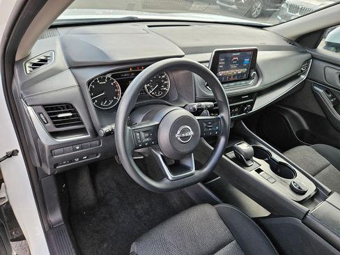 Used 2024 Nissan Rogue SV image 14