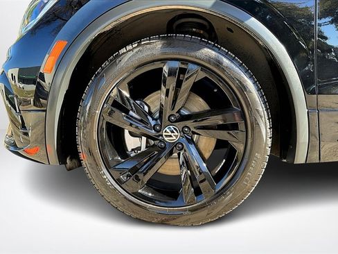 Used 2023 Volkswagen Tiguan SE R-Line image 34