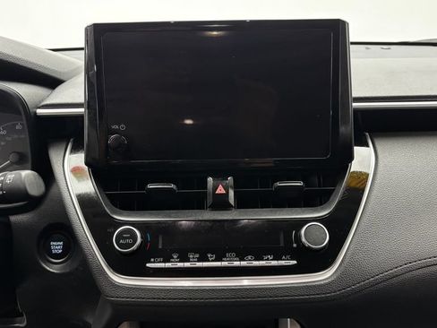 Used 2025 Toyota Corolla Cross LE FWD image 21
