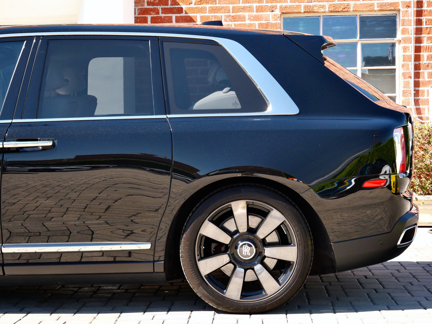Certified 2022 Rolls-Royce Cullinan w/ Technology Package AWD/4WD image 23
