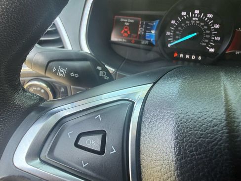 Used 2020 Ford Edge Titanium FWD image 23