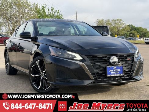 Used 2025 Nissan Altima 2.5 SR image 2