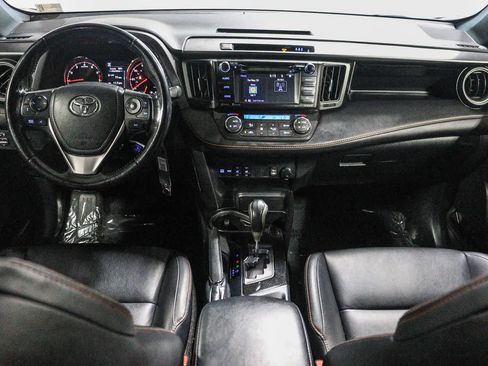 Certified 2018 Toyota RAV4 SE FWD image 15