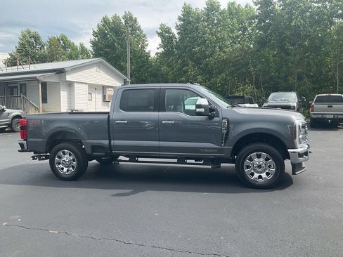 New 2026 Ford F250 Lariat w/ Chrome Package AWD/4WD image 4