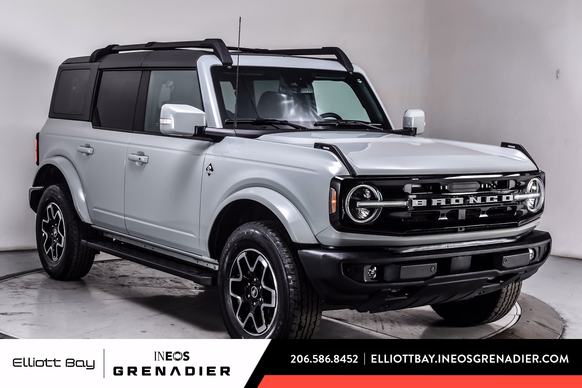 Used 2023 Ford Bronco Outer Banks AWD/4WD image 1