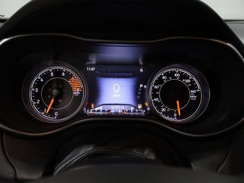 Used 2020 Jeep Cherokee Limited image 40