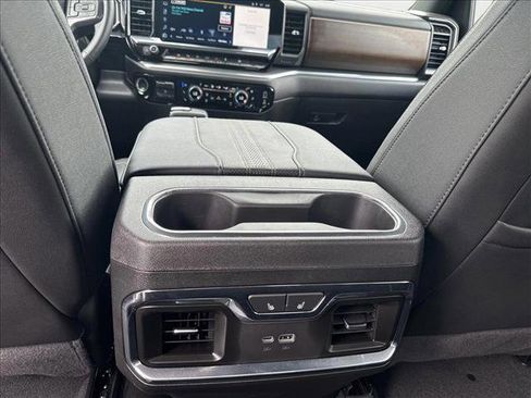 Used 2024 Chevrolet Silverado 1500 High Country w/ High Country Premium Package image 18