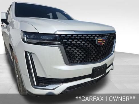 Used 2023 Cadillac Escalade Premium Luxury AWD/4WD image 2
