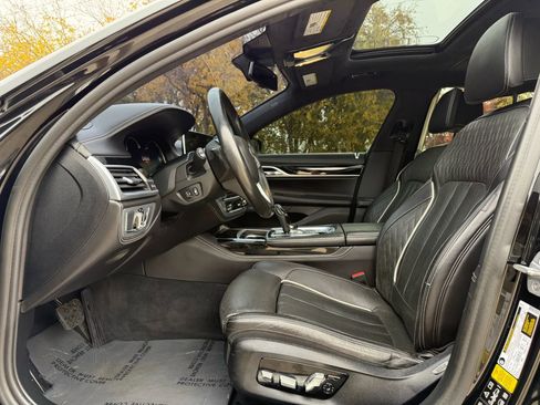 Used 2019 BMW ALPINA B7 xDrive w/ Luxury Rear Seating Package image 8