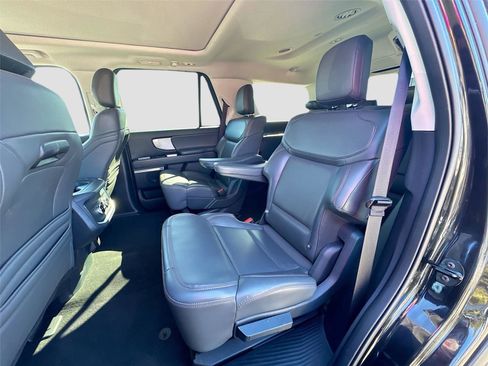 Used 2025 Ford Expedition Active image 12