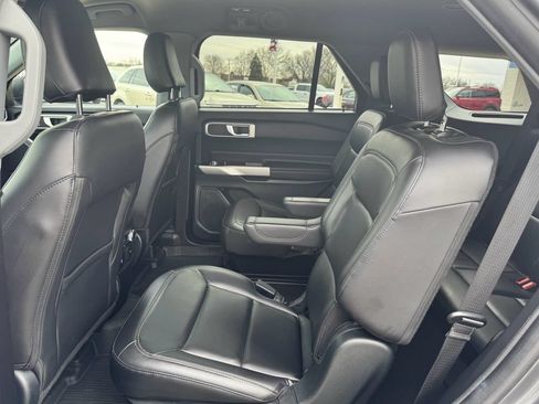 Certified 2022 Ford Explorer XLT w/ Equipment Group 202A AWD/4WD image 22