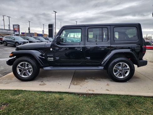Used 2022 Jeep Wrangler Unlimited Sahara w/ LED Lighting Group image 8