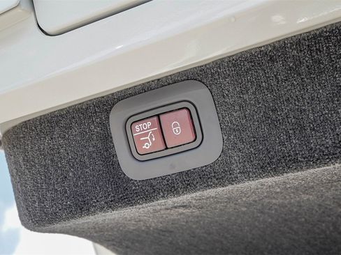 New 2025 Aston Martin DBX 707 image 49