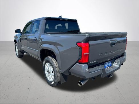 Used 2024 Toyota Tacoma SR5 AWD/4WD image 9