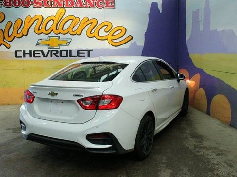 Used 2018 Chevrolet Cruze Premier image 8