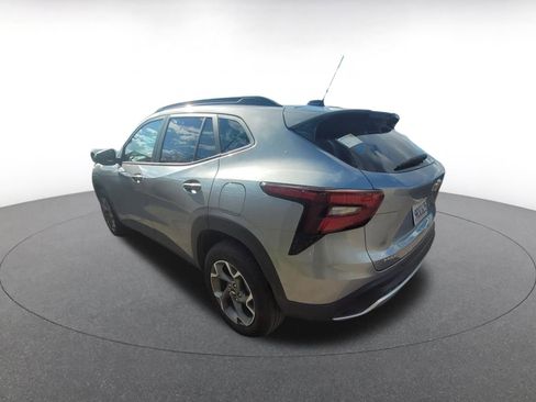 Used 2025 Chevrolet Trax LT image 5