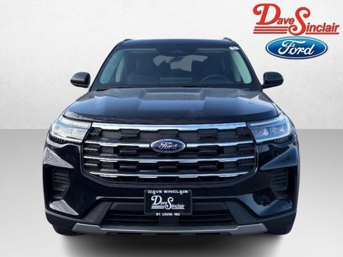 New 2026 Ford Explorer Active image 2
