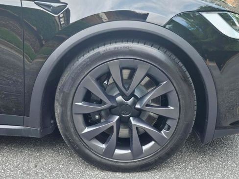 Used 2023 Tesla Model X AWD/4WD image 17