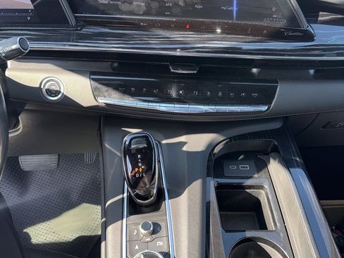 Used 2023 Cadillac Escalade ESV Sport image 8