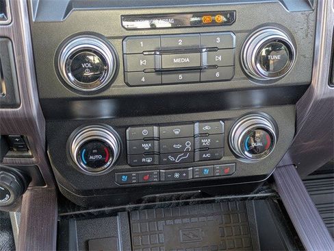 Used 2022 Ford F150 Lariat w/ FX4 Off-Road Package image 23